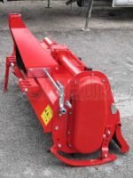 Fraise à tracteur série medium avec déport mécanique Agrieuro UR 168